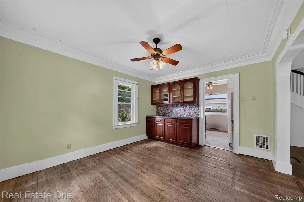 1214 Longfellow Avenue Royal Oak City MI 48067