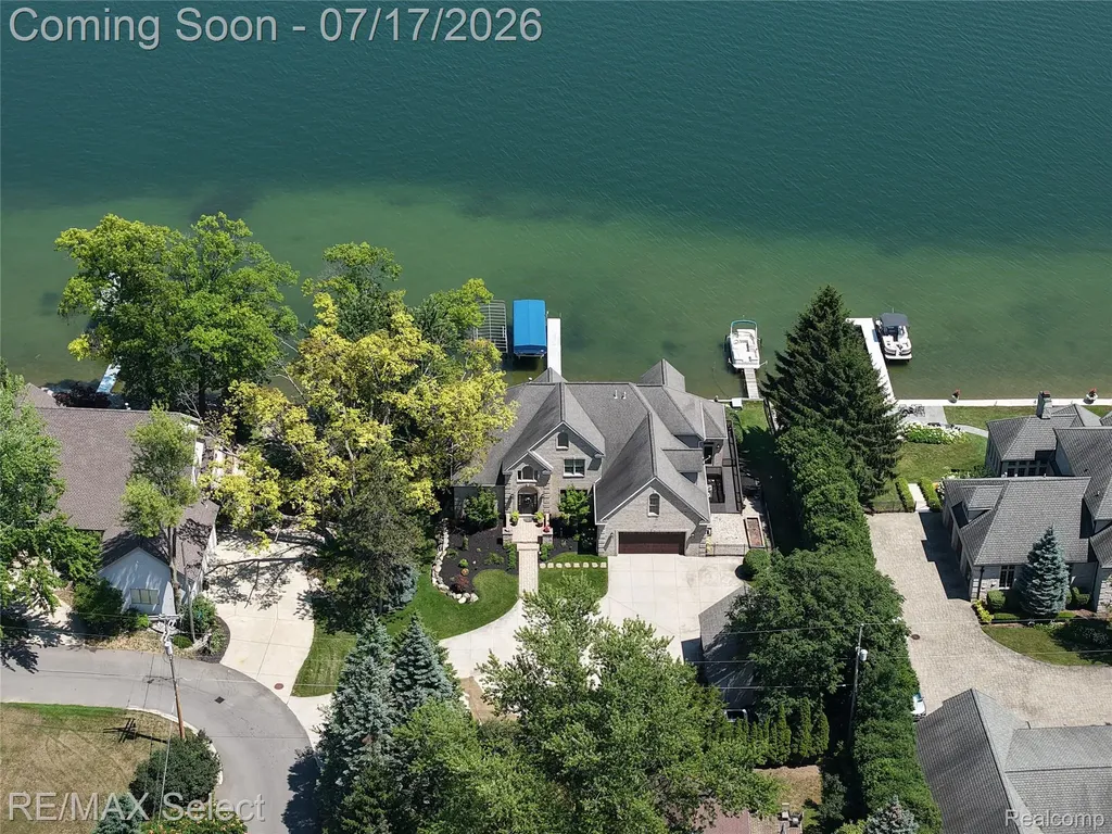 14007 Swanee Beach Drive Fenton Charter Township MI 48430