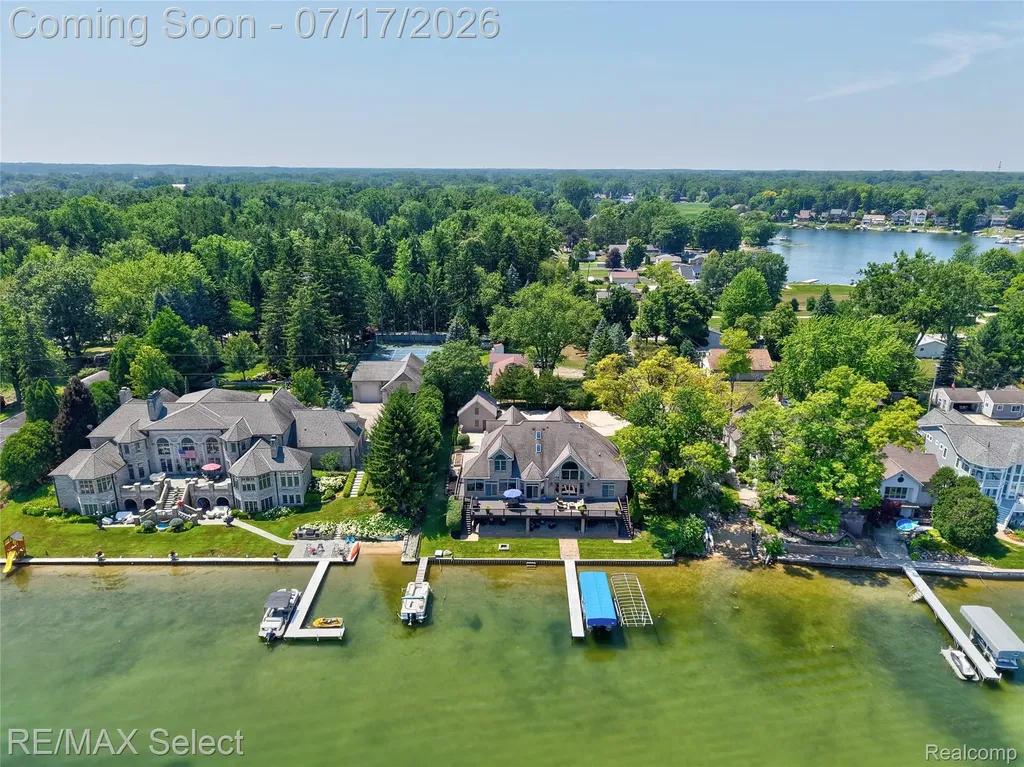 14007 Swanee Beach Drive Fenton Charter Township MI 48430