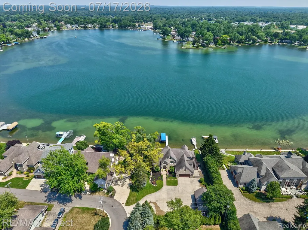 14007 Swanee Beach Drive Fenton Charter Township MI 48430