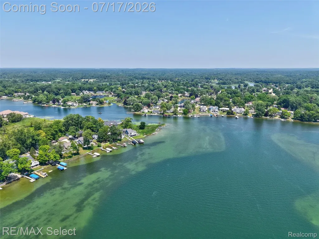 14007 Swanee Beach Drive Fenton Charter Township MI 48430