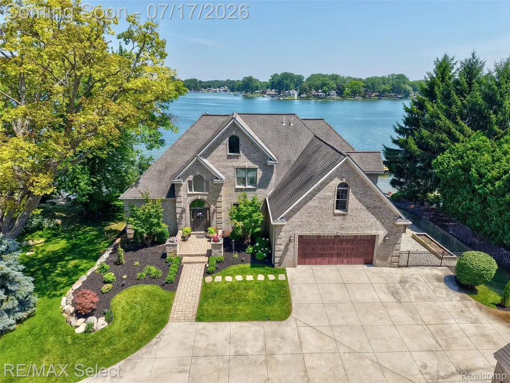 14007 Swanee Beach Drive Fenton Charter Township MI 48430