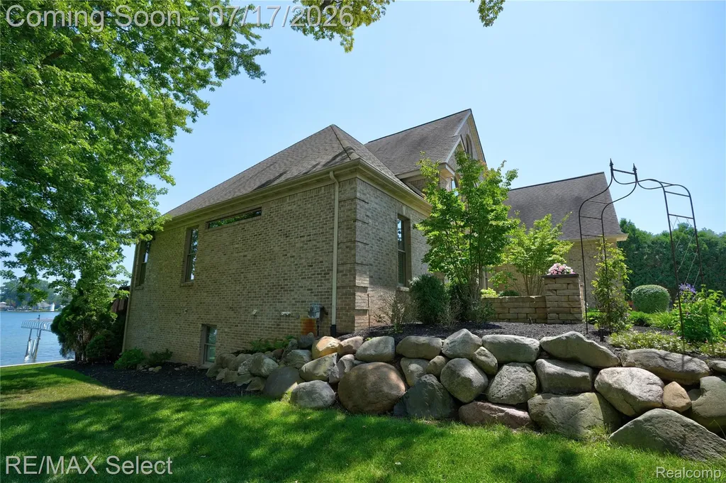 14007 Swanee Beach Drive Fenton Charter Township MI 48430
