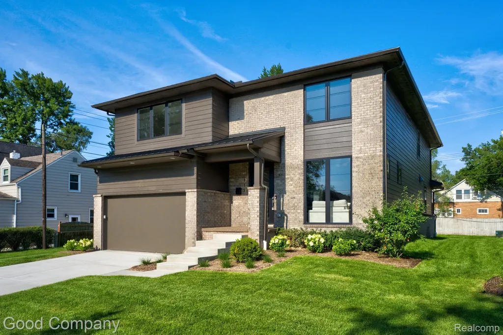 812 Irving Avenue Royal Oak City MI 48067