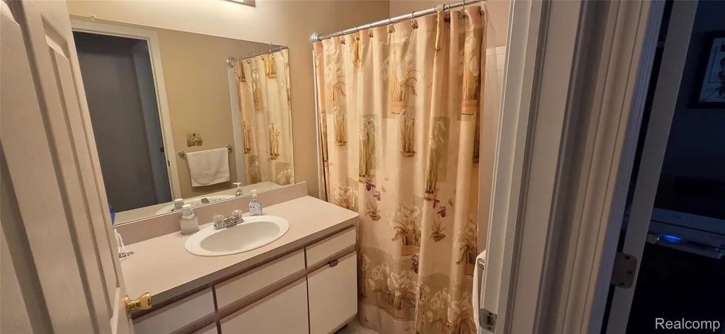 46246 Baldwin Drive Macomb Township MI 48044