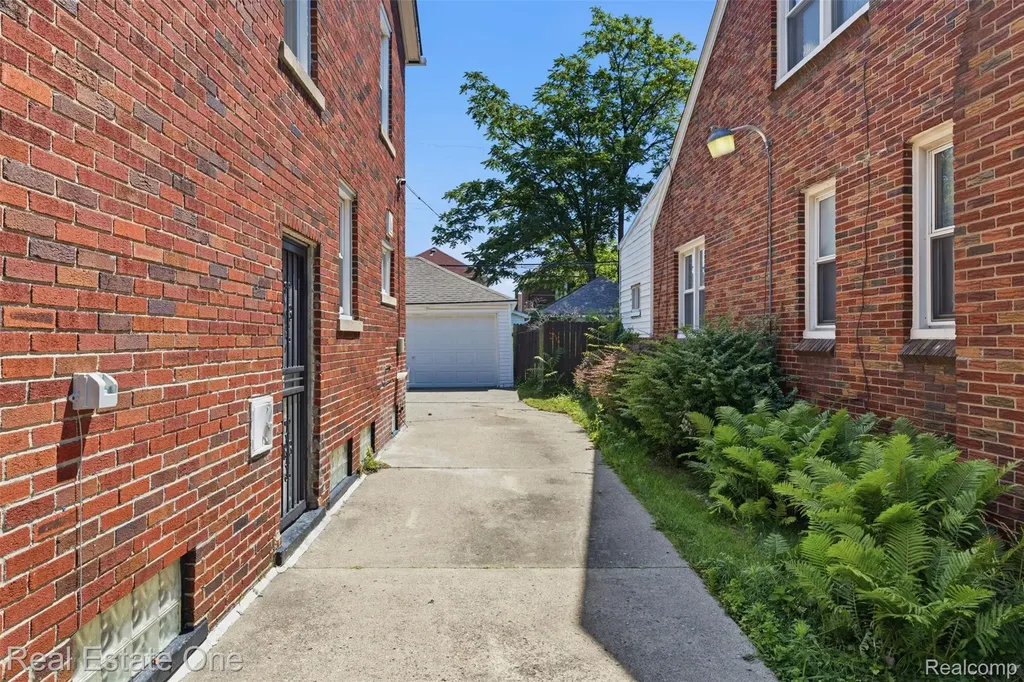 18410 Monica Street Detroit City MI 48221