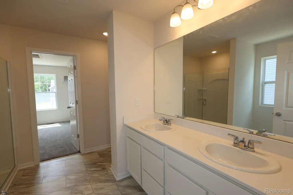410 Hidden River W Holly Township MI 48442