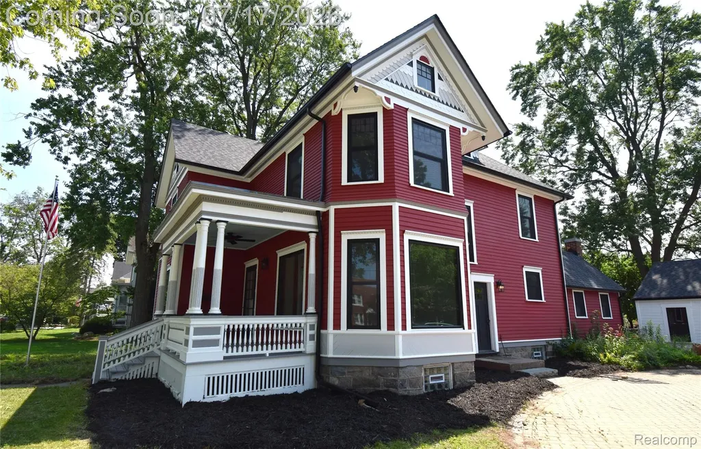 45669 Cass Avenue Utica City MI 48317