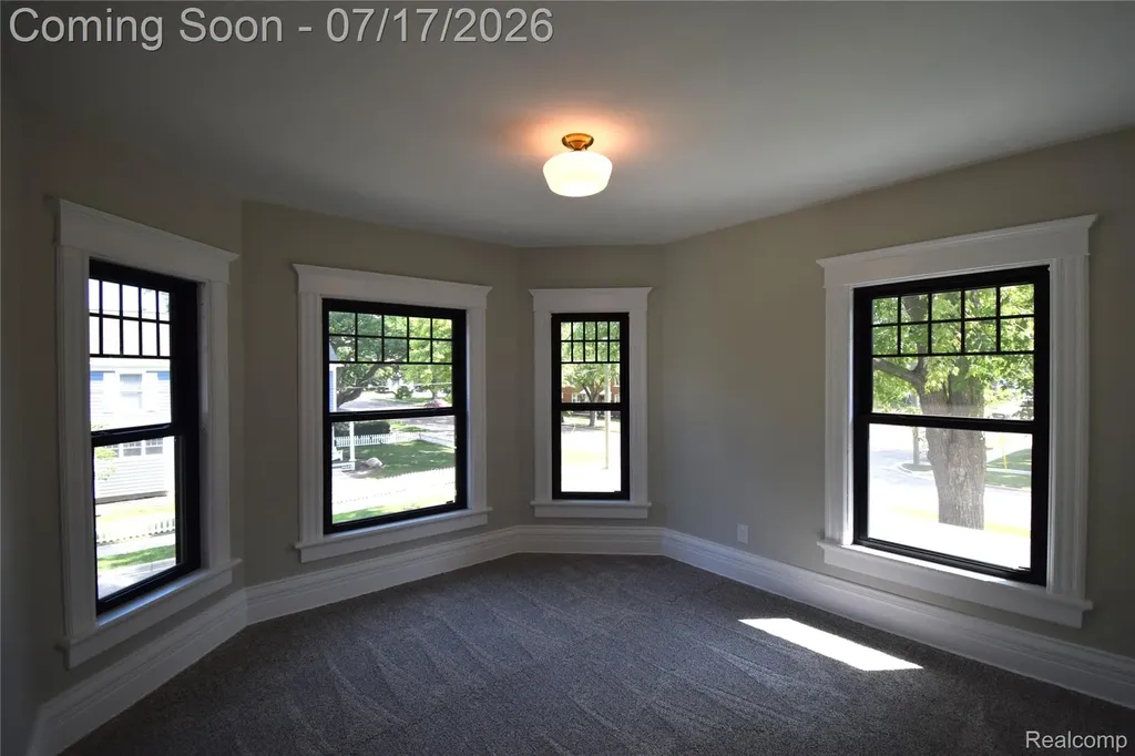 45669 Cass Avenue Utica City MI 48317