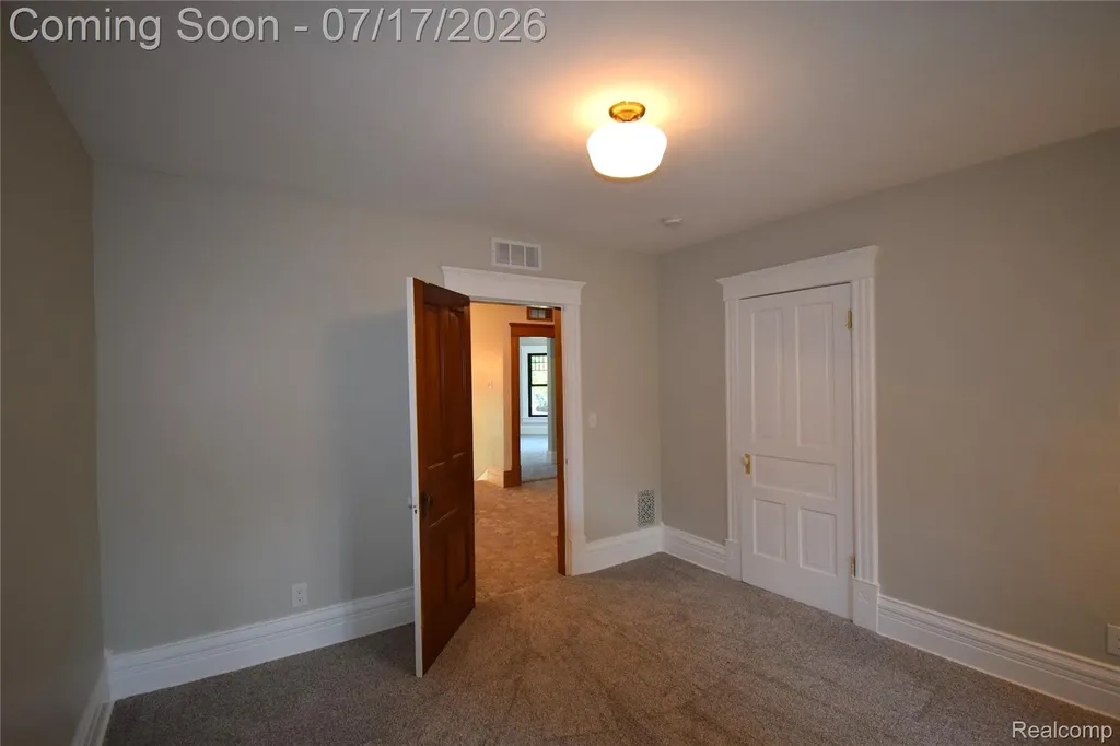 45669 Cass Avenue Utica City MI 48317