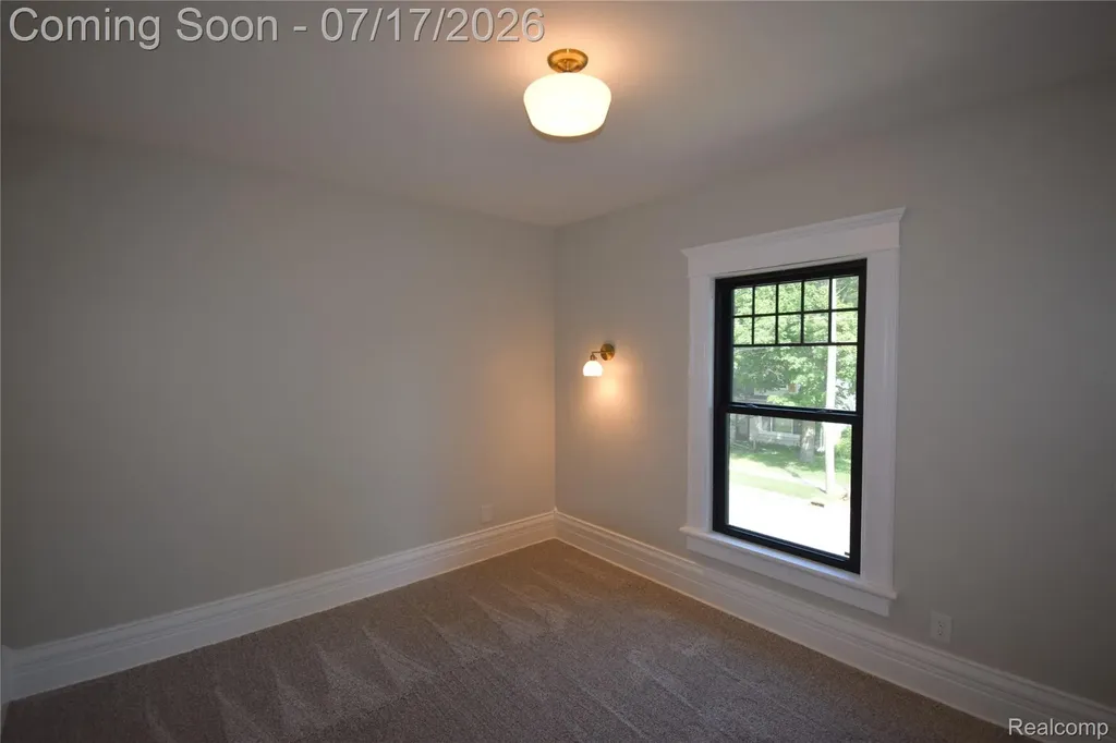 45669 Cass Avenue Utica City MI 48317