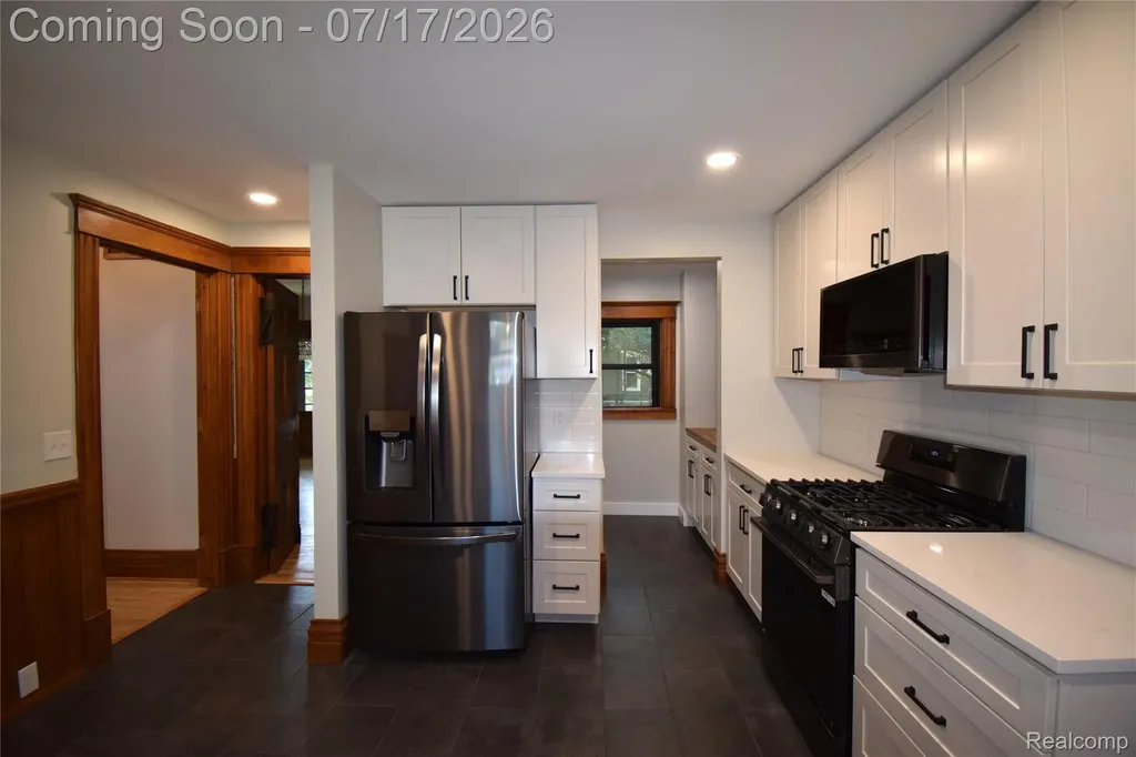 45669 Cass Avenue Utica City MI 48317