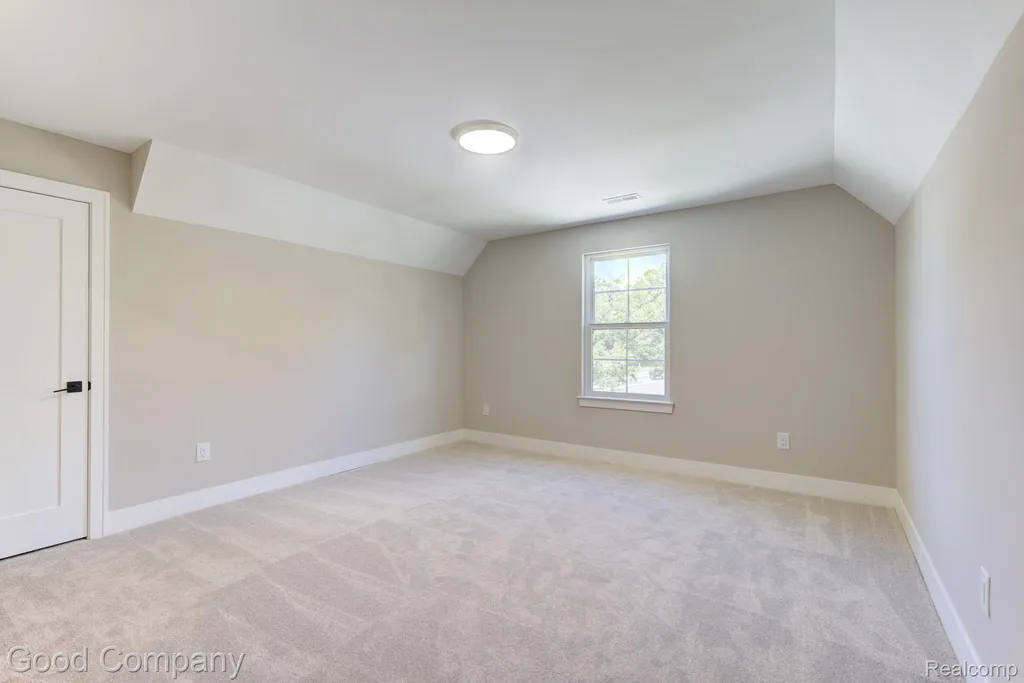 808 Irving Avenue Royal Oak City MI 48067