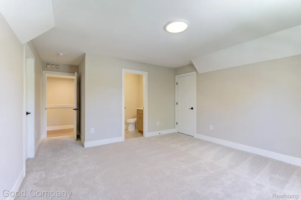 808 Irving Avenue Royal Oak City MI 48067