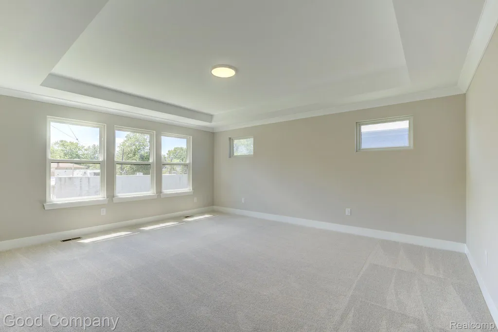 808 Irving Avenue Royal Oak City MI 48067
