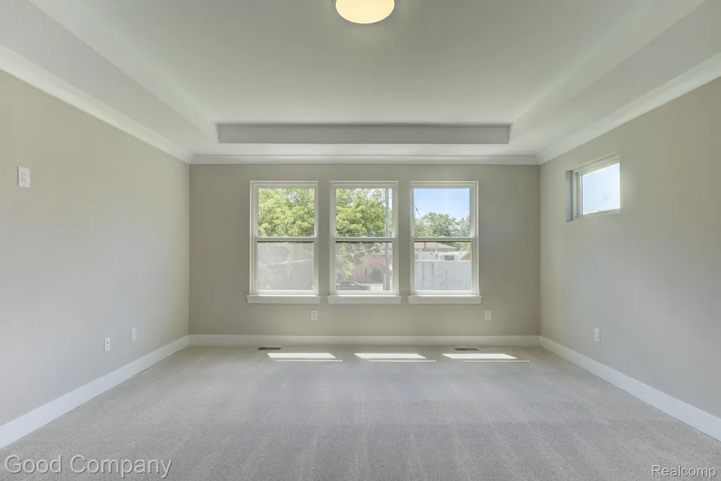 808 Irving Avenue Royal Oak City MI 48067