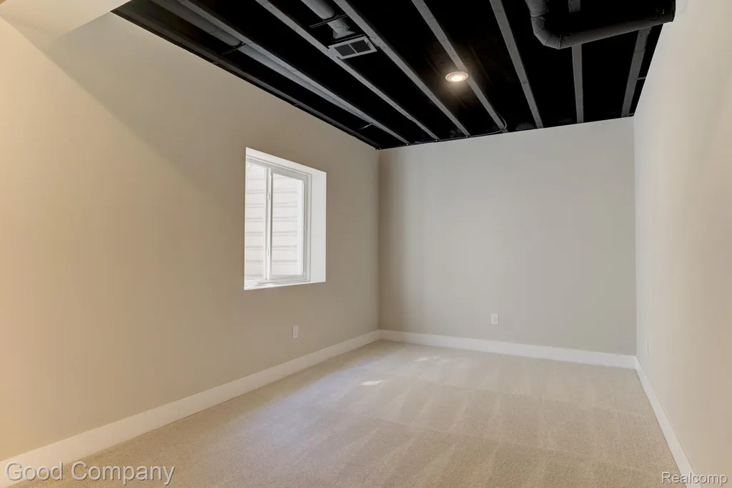 808 Irving Avenue Royal Oak City MI 48067