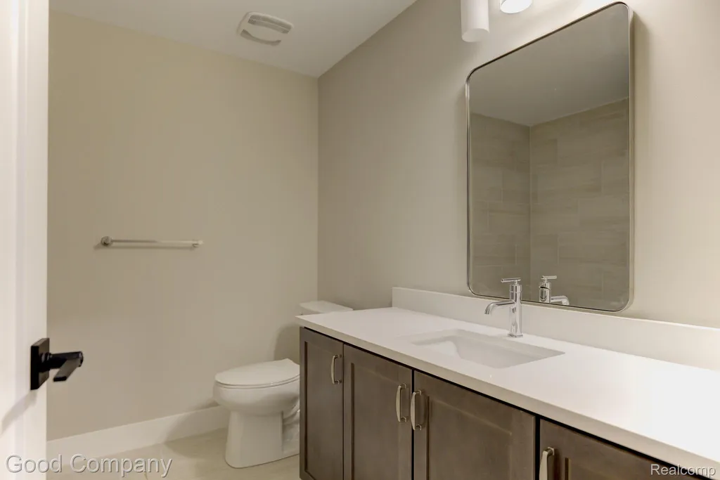 808 Irving Avenue Royal Oak City MI 48067