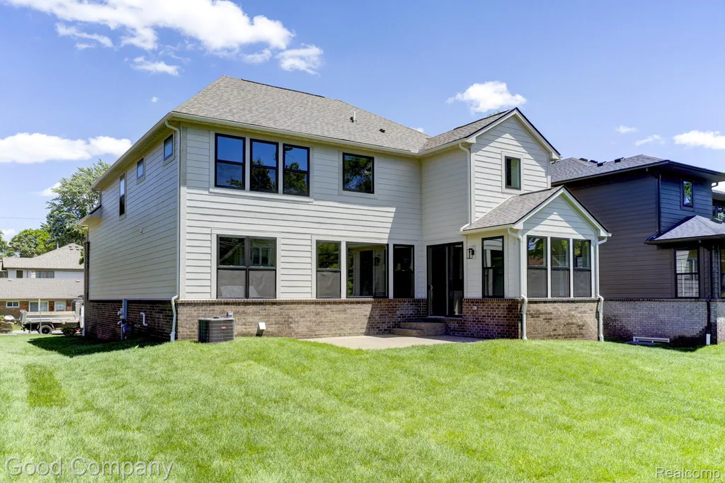 808 Irving Avenue Royal Oak City MI 48067