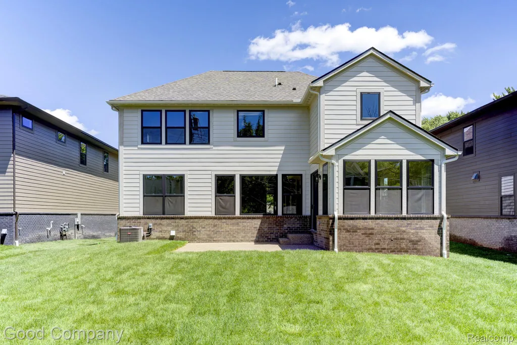 808 Irving Avenue Royal Oak City MI 48067