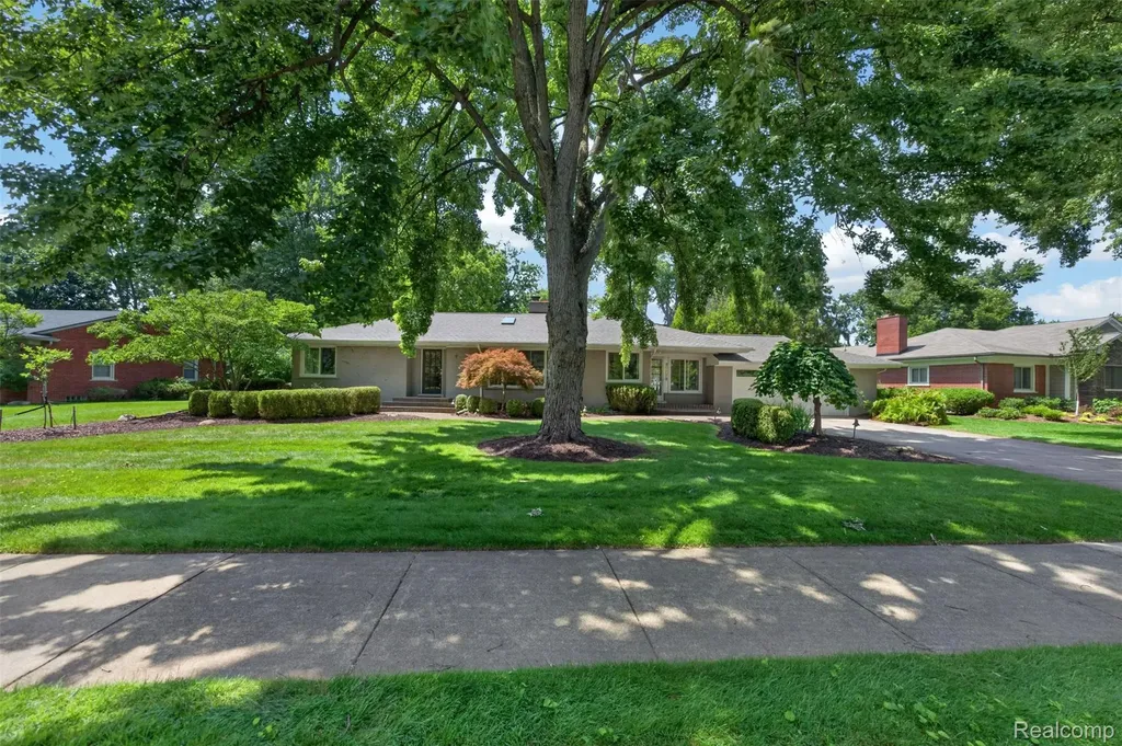 32873 Norchester Street Beverly Hills Village MI 48025