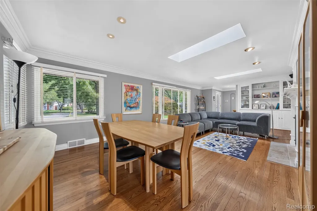 32873 Norchester Street Beverly Hills Village MI 48025