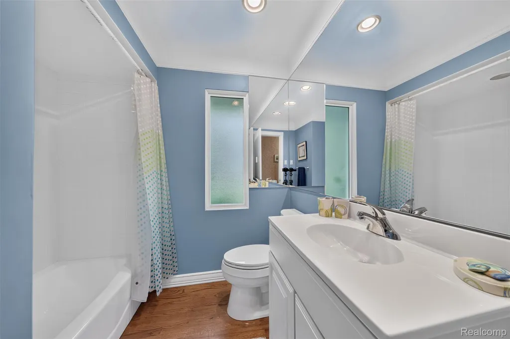 32873 Norchester Street Beverly Hills Village MI 48025
