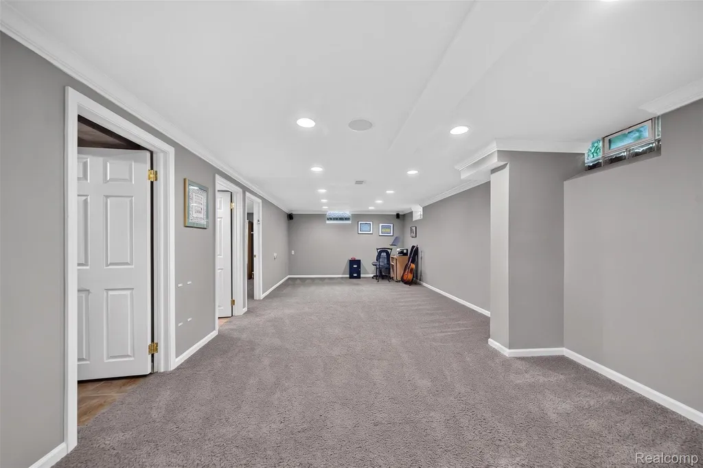 32873 Norchester Street Beverly Hills Village MI 48025