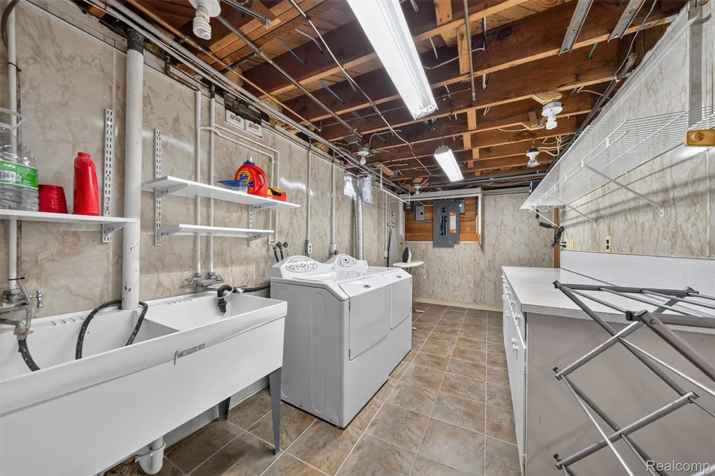 32873 Norchester Street Beverly Hills Village MI 48025