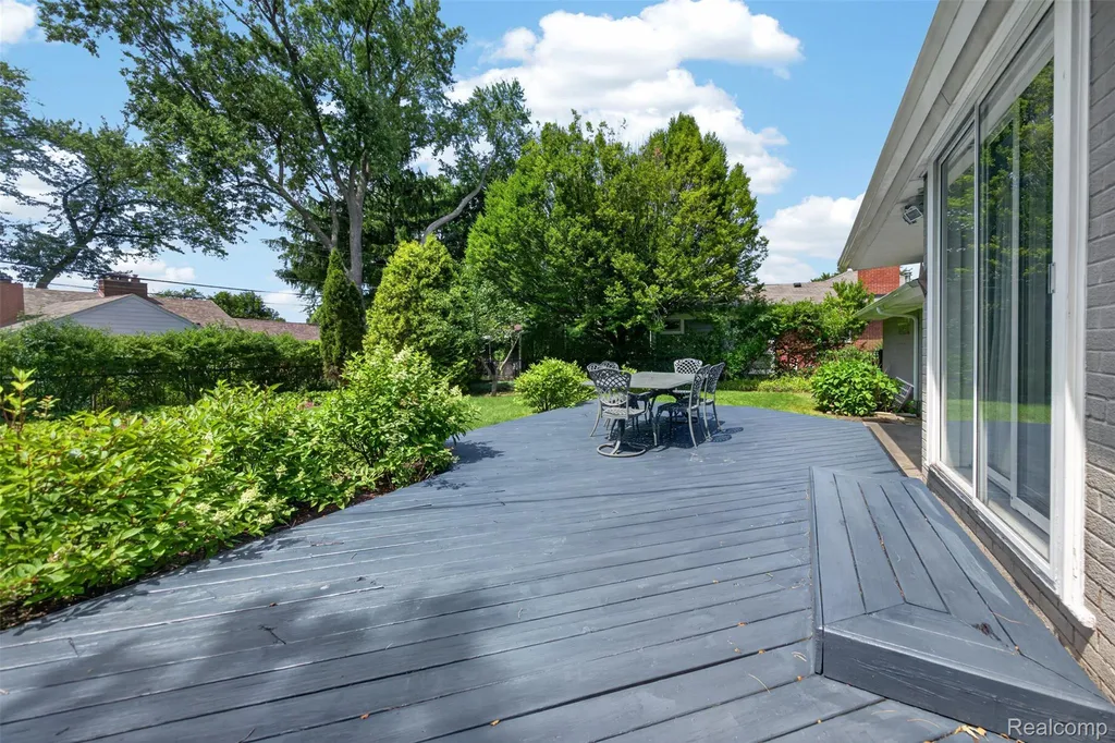 32873 Norchester Street Beverly Hills Village MI 48025