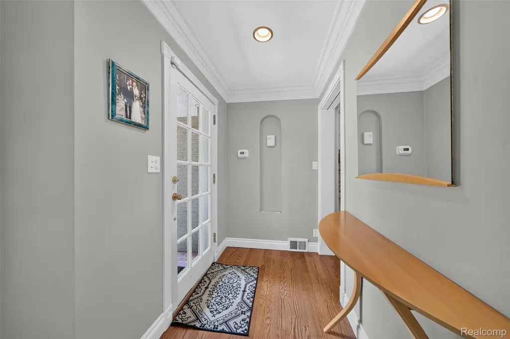 32873 Norchester Street Beverly Hills Village MI 48025