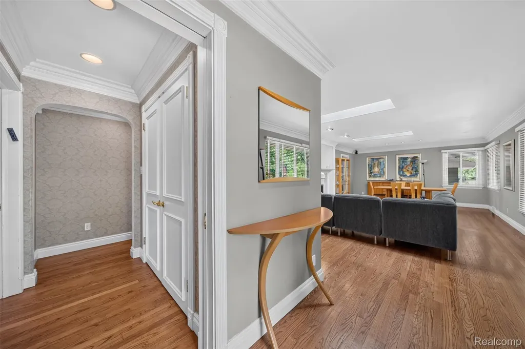 32873 Norchester Street Beverly Hills Village MI 48025