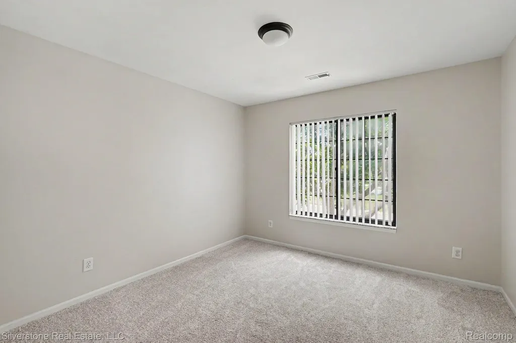 1502 Meadow Side Drive Rochester Hills City MI 48307