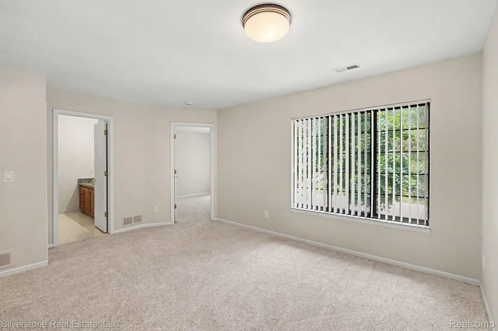 1502 Meadow Side Drive Rochester Hills City MI 48307