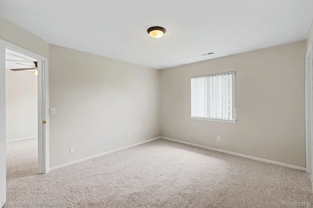 1502 Meadow Side Drive Rochester Hills City MI 48307