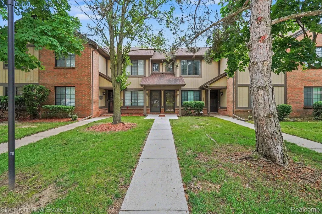 1502 Meadow Side Drive Rochester Hills City MI 48307