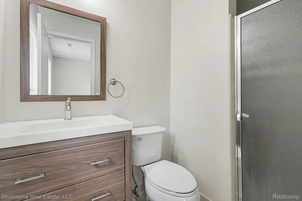 1502 Meadow Side Drive Rochester Hills City MI 48307