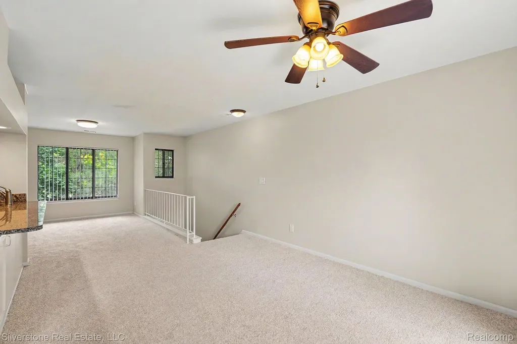 1502 Meadow Side Drive Rochester Hills City MI 48307