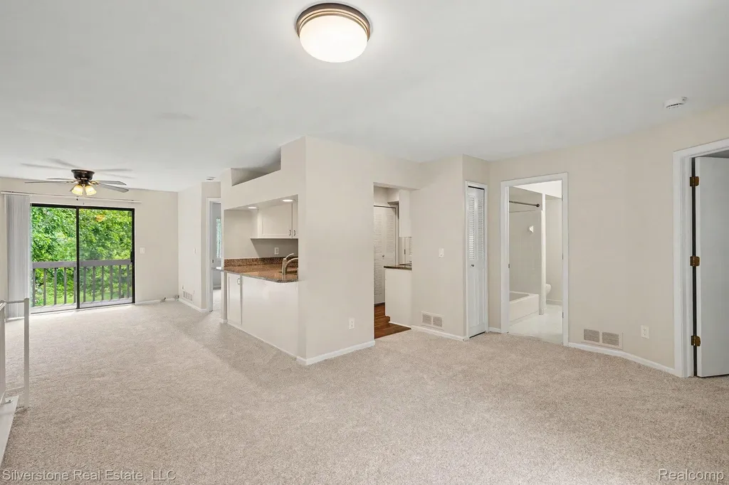 1502 Meadow Side Drive Rochester Hills City MI 48307