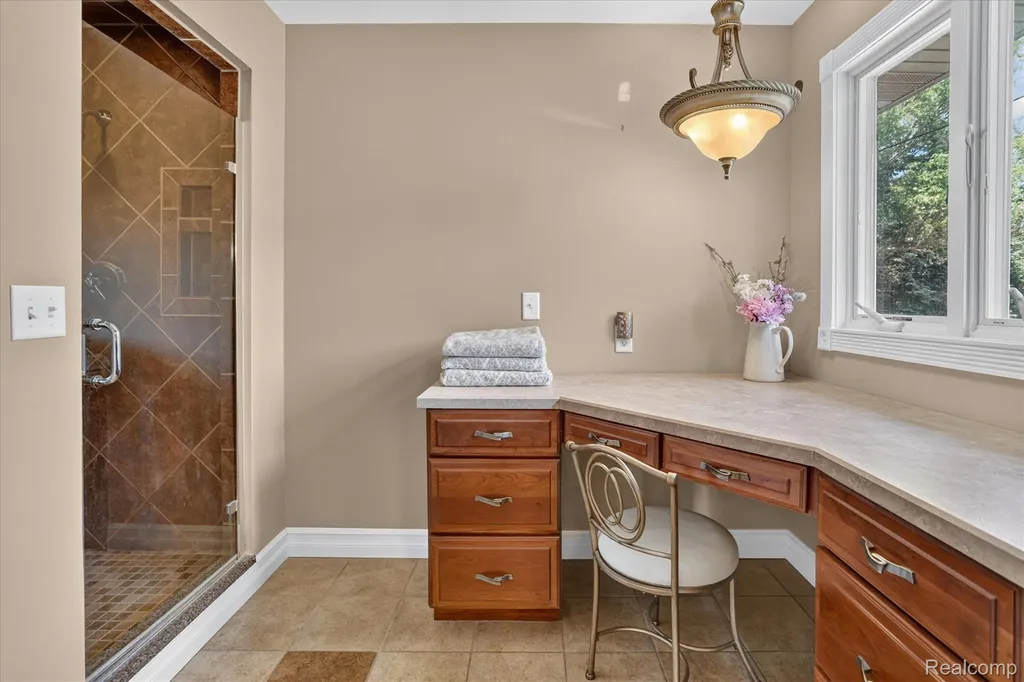 7186 River Road Flushing Charter Township MI 48433