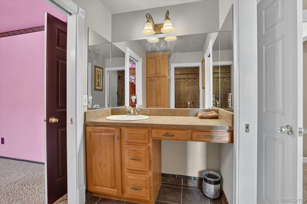 7186 River Road Flushing Charter Township MI 48433