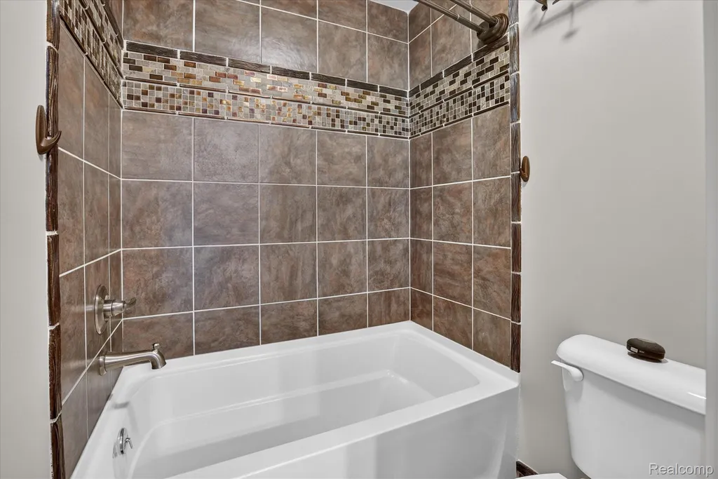 7186 River Road Flushing Charter Township MI 48433