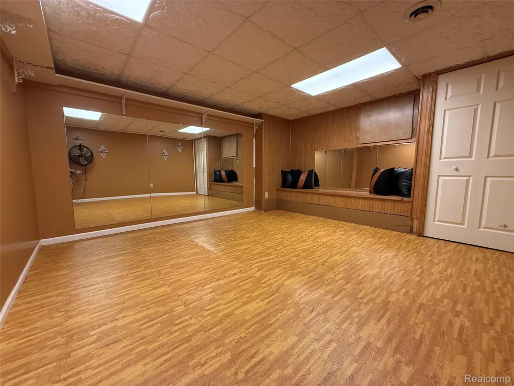 7186 River Road Flushing Charter Township MI 48433