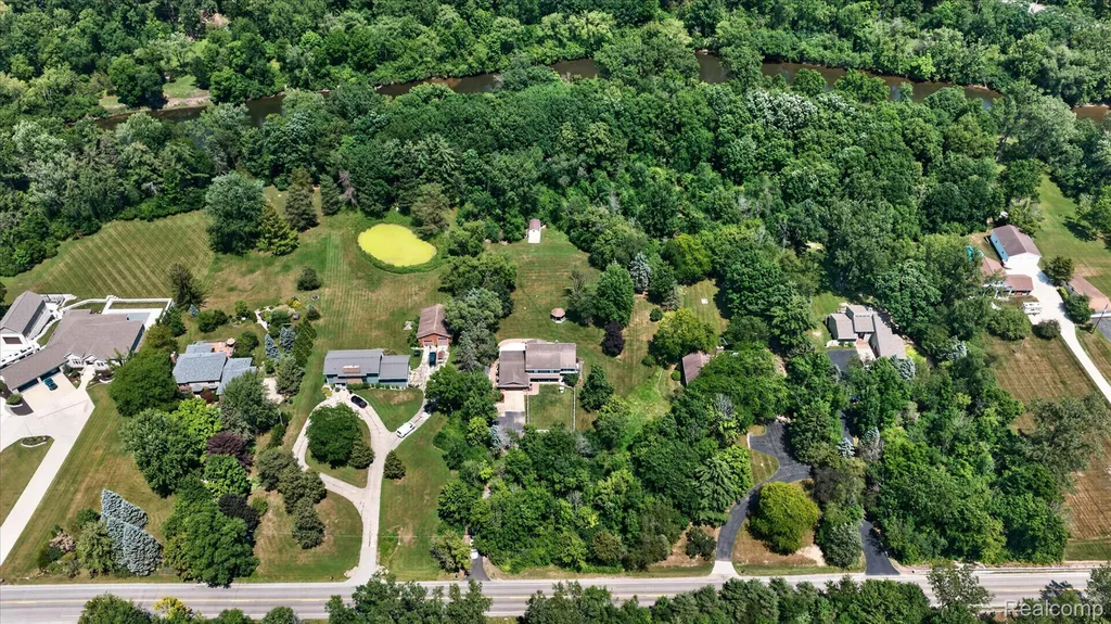 7186 River Road Flushing Charter Township MI 48433