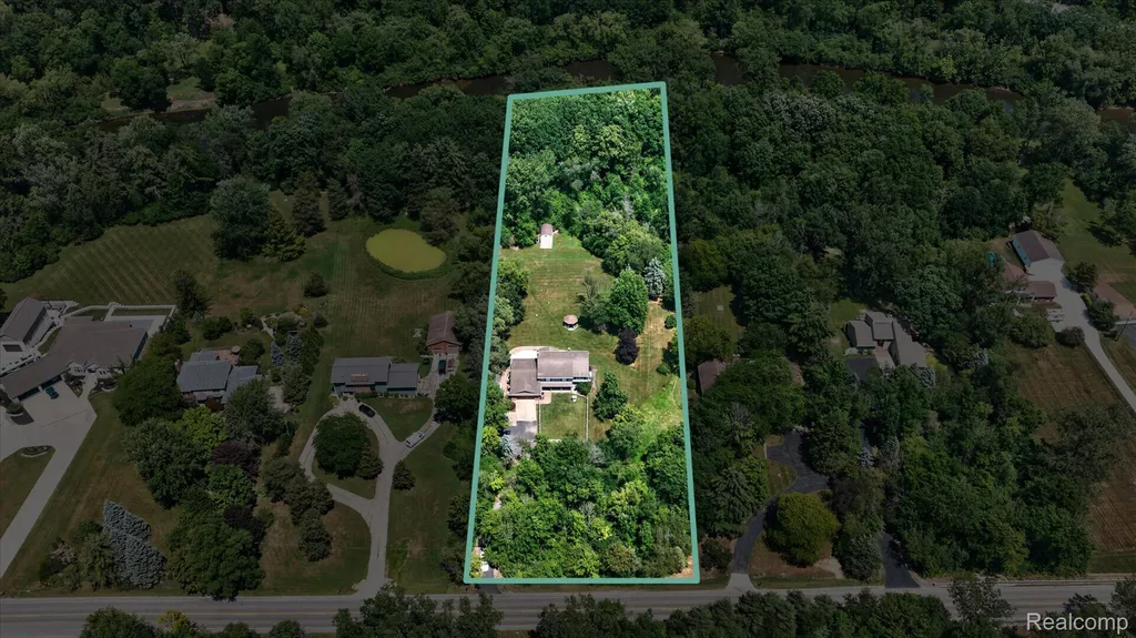 7186 River Road Flushing Charter Township MI 48433