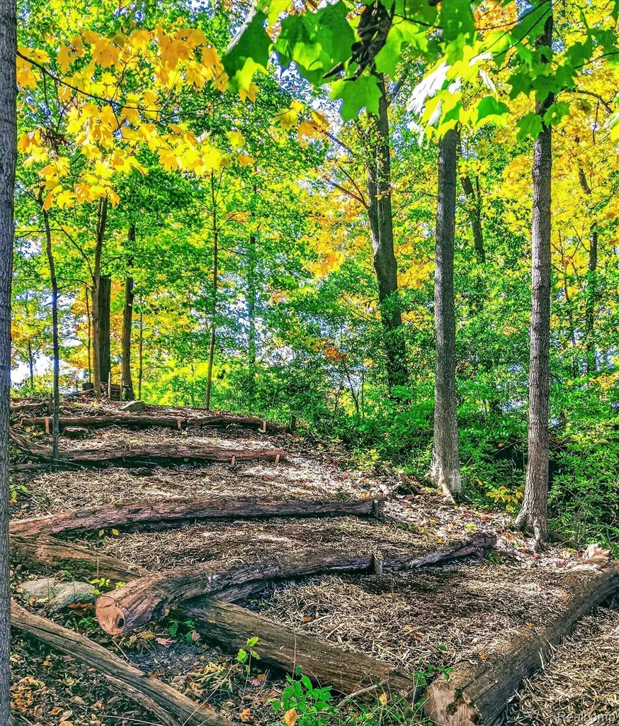 7186 River Road Flushing Charter Township MI 48433