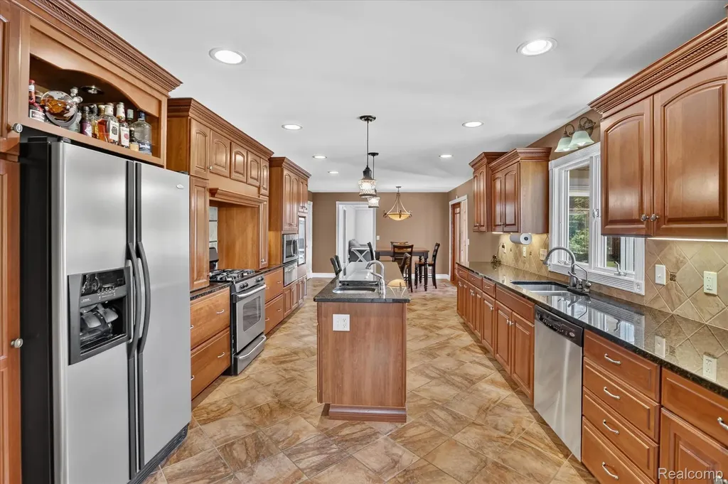 7186 River Road Flushing Charter Township MI 48433