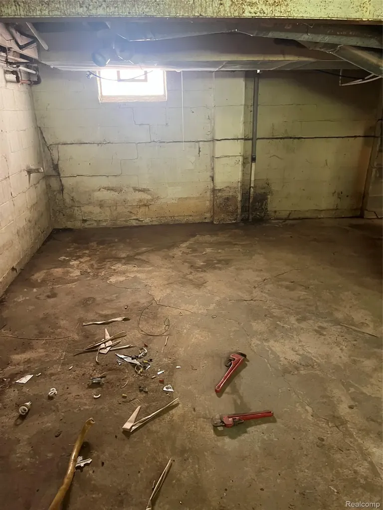 6350 Radnor Street Detroit City MI 48224