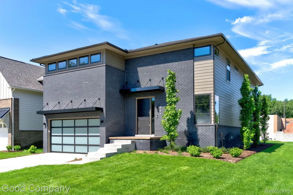 804 Irving Avenue Royal Oak City MI 48067