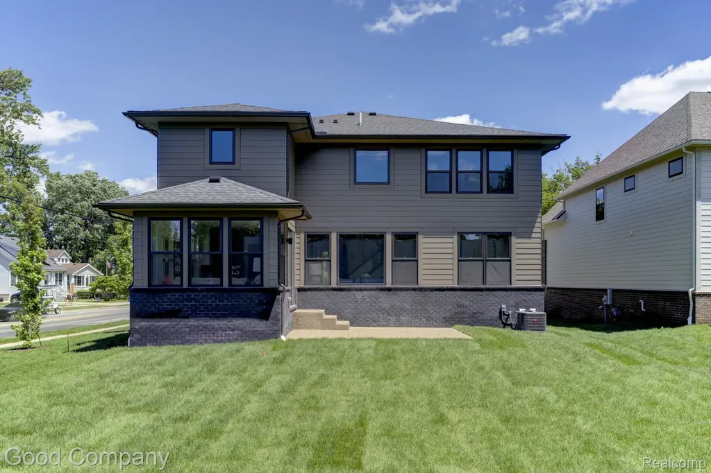 804 Irving Avenue Royal Oak City MI 48067